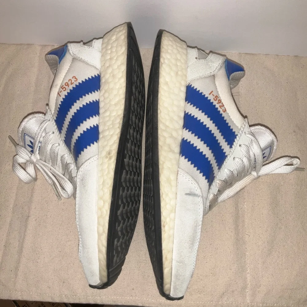 Adidas Men’s size 5 Classic White & Blue Trainers I-5923 Retro Runners Woman 6.5